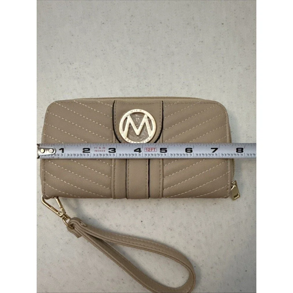 MKF by MIA K FARROW Large Zip Around 4x8. Wristlet /Wallet Cream